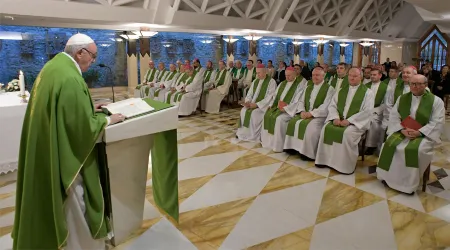 El Papa pide evitar murmuraciones dentro de las diócesis y parroquias