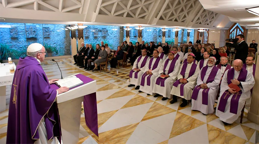 El Papa Francisco durante la Misa celebrada en la Casa Santa Marta. Foto: Vatican Media?w=200&h=150
