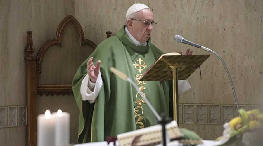 El Papa durante la Misa celebrada en Santa Marta. Foto: Vatican Media?w=200&h=150