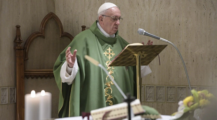 El Papa Francisco durante la Misa en Santa Marta. Foto: Vatican Media?w=200&h=150