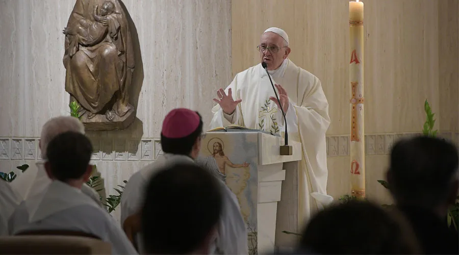 El Papa Francisco durante la Misa celebrada en Casa Santa Marta. Foto: Vatican Media?w=200&h=150