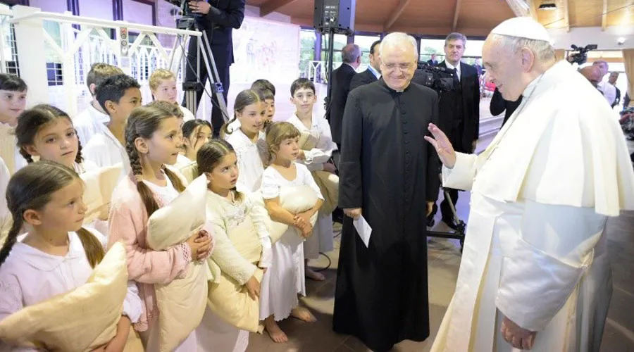 El Papa Francisco junto con niños de Nomadelfia. Foto: Vatican Media?w=200&h=150