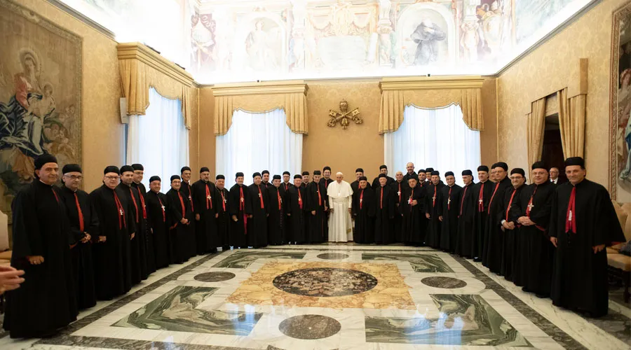 El Papa Francisco con los Obispos libaneses. Foto: Vatican Media?w=200&h=150
