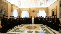 El Papa Francisco con los Obispos libaneses. Foto: Vatican Media
