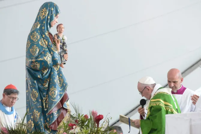Con esta oración el Papa confió los jóvenes del mundo al Inmaculado Corazón de María