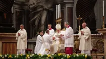 Papa Francisco en ordenación sacerdotal de 2017. Créditos: Daniel Ibáñez / ACI Prensa
