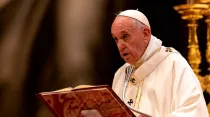 El Papa Francisco durante las ordenaciones sacerdotales. Foto: Daniel Ibáñez / ACI Prensa