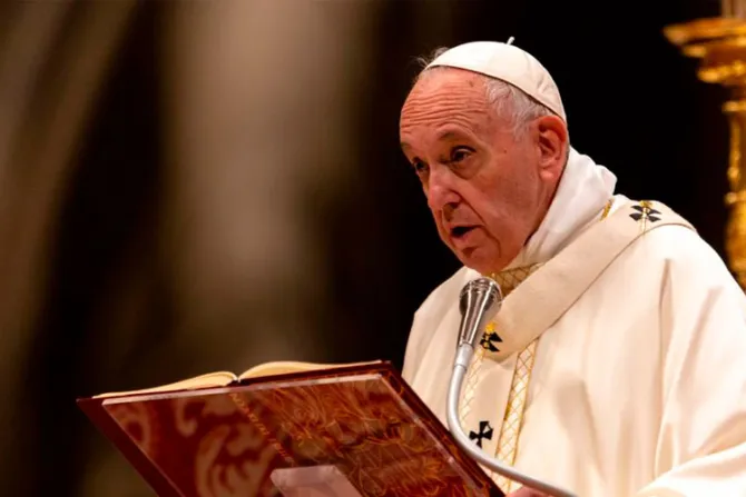 El Papa a los nuevos sacerdotes: “No ensuciéis la Eucaristía con intereses mezquinos”