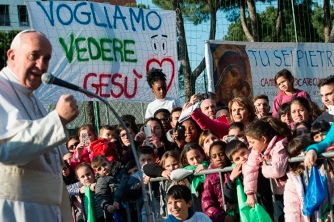 El Papa Francisco visitará parroquia en un barrio de Roma mayoritariamente comunista