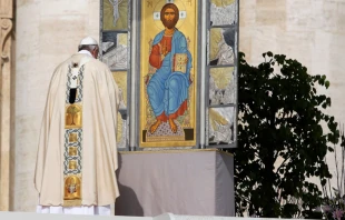 El Papa Francisco durante la Misa de Pascua de Resurrecciu00f3n. / Foto: Lucu00eda Ballester (ACI Prensa) 