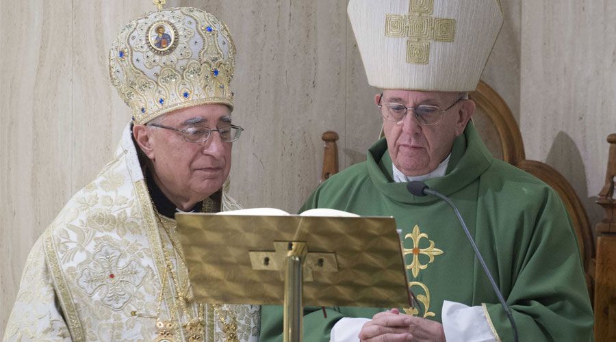 El Papa Francisco y el Patriarca de la Iglesia Greco-Melquita celebran  juntos la Misa en la Casa Santa Marta