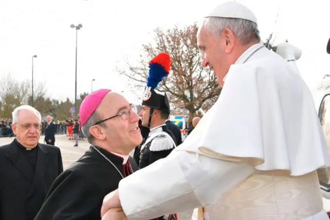 El Papa llega a Pietrelcina para celebrar el centenario de los estigmas del P. Pío