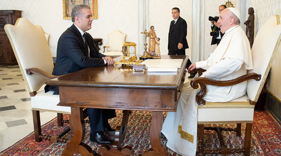 El Papa Francisco y el Presidente de Colombia. Foto: Vatican Media?w=200&h=150