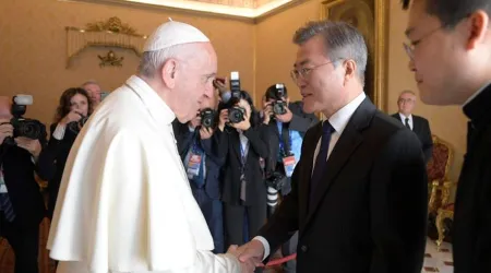 Papa Francisco recibe en el Vaticano al presidente de Corea del Sur