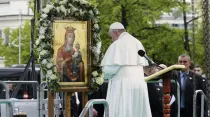 El Papa Francisco reza el Regina Caeli en Bulgaria. Foto: Andrea Gagliarduci / ACI Prensa