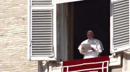 Papa Francisco pide a medios de comunicación que difundan esperanza y confianza