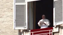 El Papa Francisco habla a los fieles congregados en el Vaticano. Foto: Miguel Pérez / ACI Prensa
