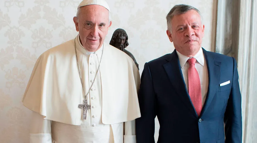 El Papa Francisco junto al Rey de Jordania. Foto: L'Osservatore Romano?w=200&h=150