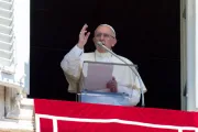 El Papa sorprende a los asistentes al Ángelus en el Vaticano con este regalo