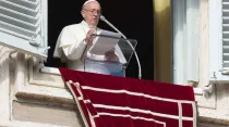 El Papa Francisco en el rezo del Ángelus. Foto: Vatican Media / ACI