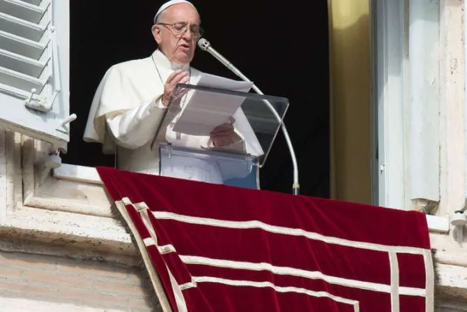 Papa Francisco reza por poblaciones en Centroamérica afectadas por huracán Eta