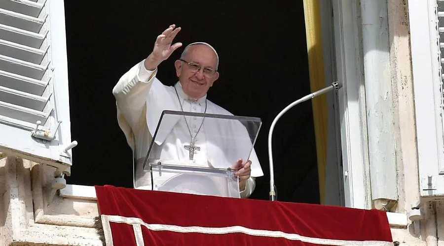 El Papa durante el rezo del Regina Coeli. Foto: Vatican Media