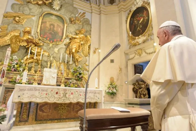 El Papa preside el rezo del Rosario por Siria al iniciar mayo, Mes de María