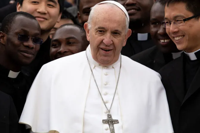 Papa Francisco pide a los obispos una mayor cercanía con los sacerdotes