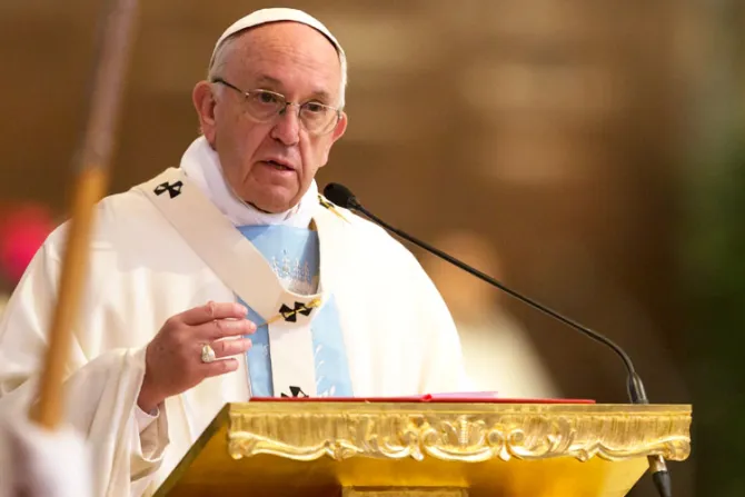El Papa destaca la importancia de María: “Es un gran peligro para la fe vivir sin Madre”