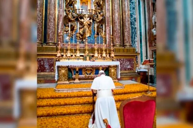Papa Francisco reza a la Virgen María por los frutos de JMJ Cracovia 2016