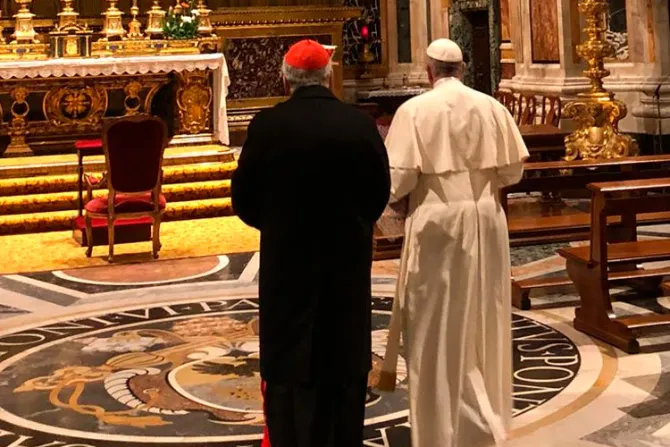El Papa Francisco reza en Santa María la Mayor para encomendar su viaje a Chile y Perú