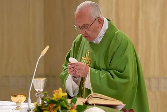 El Papa invita a rezar el Padre Nuestro y perdonar de corazón a los que hacen daño 