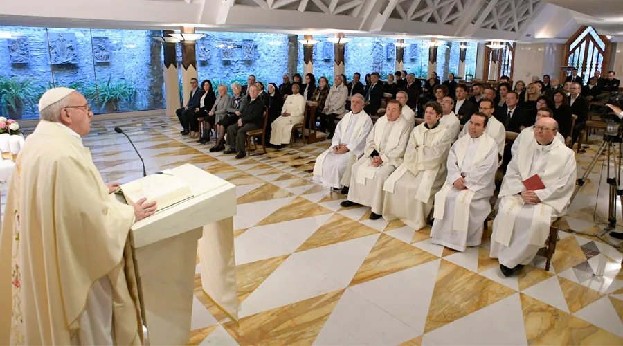 El Papa Francisco pronuncia su homilía. Foto: L'Osservatore Romano?w=200&h=150
