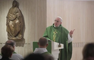 Papa Francisco en Misa en capilla de la Casa Santa Marta. Foto: L'Osservatore Romano. 