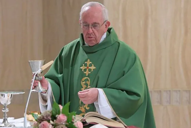 El Papa Francisco pide tener compasión con los que sufren y no limitarse a sentir pena
