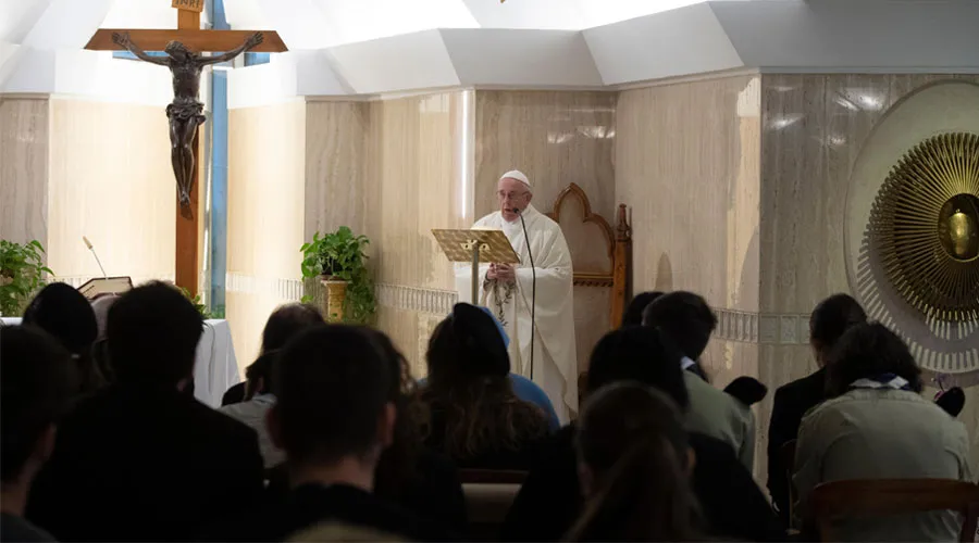 El Papa durante la Misa celebrada en Santa Marta. Foto: Vatican Media