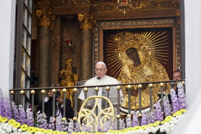 El Papa llama al encuentro entre pueblos: “Hemos construido demasiadas fortalezas”