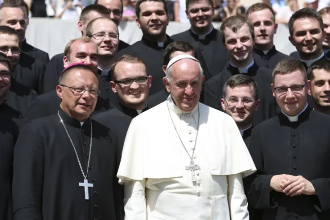 Papa Francisco: Futuros sacerdotes deben ser evaluados íntegramente