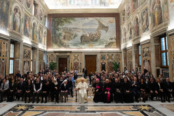 Papa Francisco: “Las herramientas de comunicación son un don de Dios”