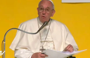 El Papa Francisco se habla a los trabajadores. Foto: Caputa Youtube 