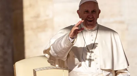La preparación al matrimonio es más que 3 conferencias en la parroquia, afirma el Papa