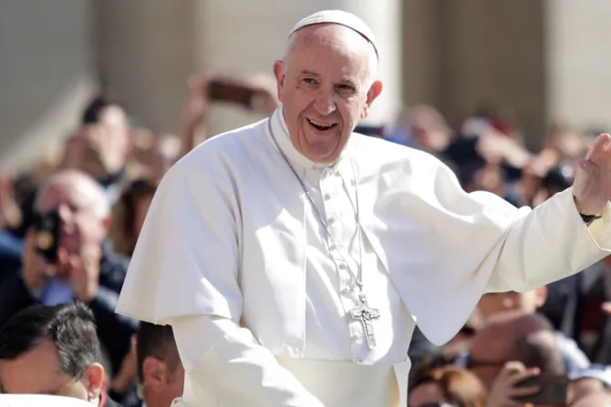 Cristianos en Oriente Medio deben implicarse en la paz, afirma Papa Francisco