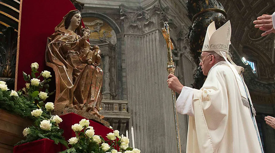 Papa Francisco e imagen de la Virgen María en el Vaticano / Foto: L’Osservatore Romano ?w=200&h=150