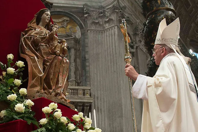 Solo hay un modelo para las mujeres y es María, afirma el Papa Francisco