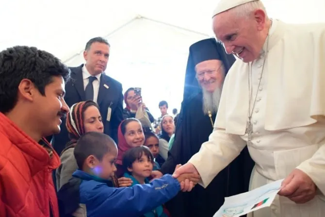 9 refugiados sirios, 2 de ellos cristianos, llegan a Roma gracias al Papa
