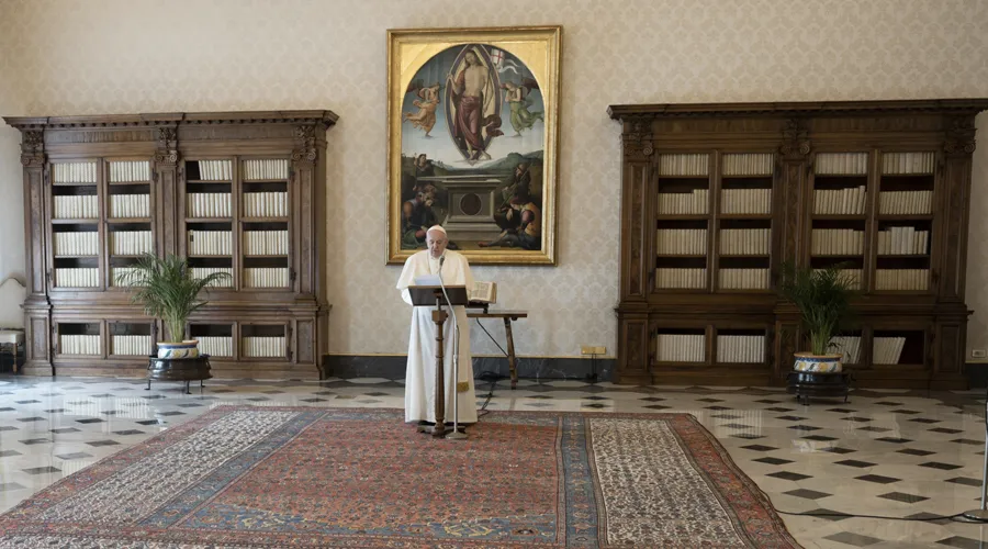 El Papa Francisco en el Regina Coeli. Foto: Vatican Media