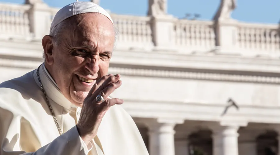 El Papa Francisco anima a vivir con esperanza la comunión de los santos