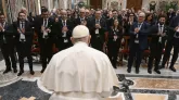 Papa Francisco rinde homenaje al personal sanitario 