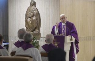 El Papa Francisco en la Misa de la Casa Santa Marta. Foto: Vatican Media  