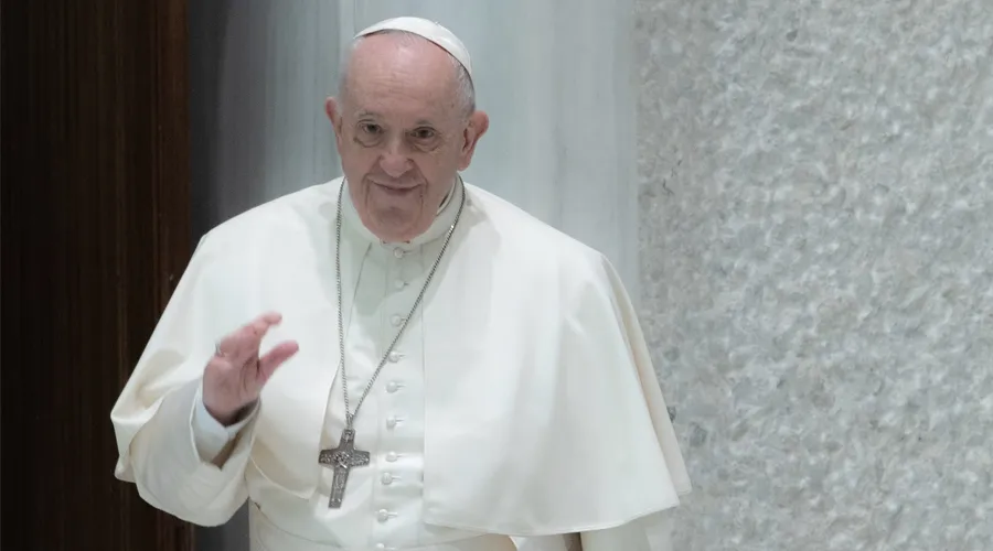 El Papa anima a imitar la oración y valentía de San José para afrontar las dificultades